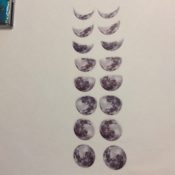 Space theme stationery set: sticky notes, stickers, paperclips - Picture 15 of 16